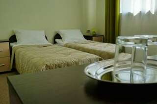 Гостиница Traveler Липецк Двухместный номер с 2 отдельными кроватями-4